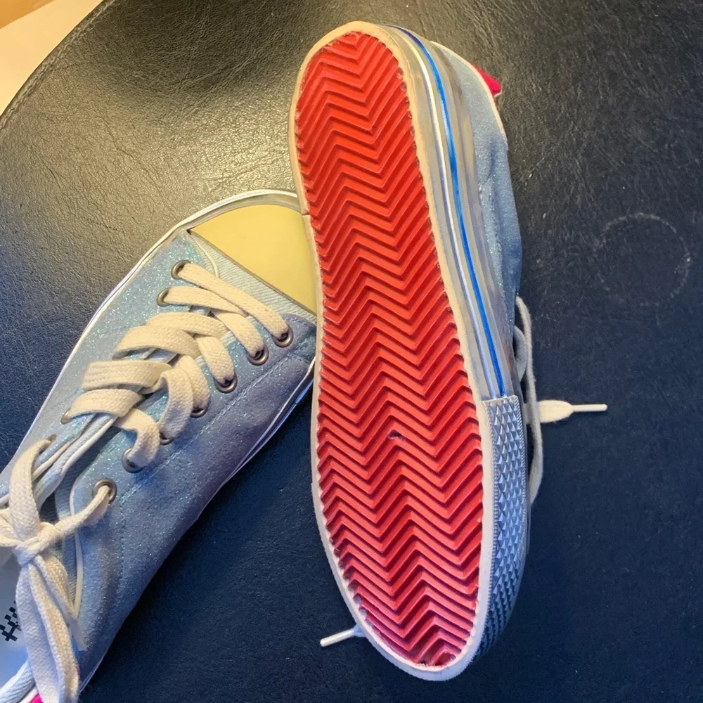 ITALIAN HIDNANDER SNEAKERS PASTEL DISTRESSED BLUE US 5 1/2 EU 36